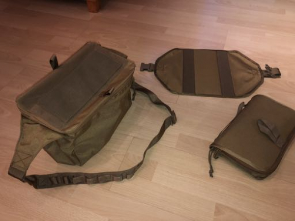 Duschtasche mit Wandhalterung